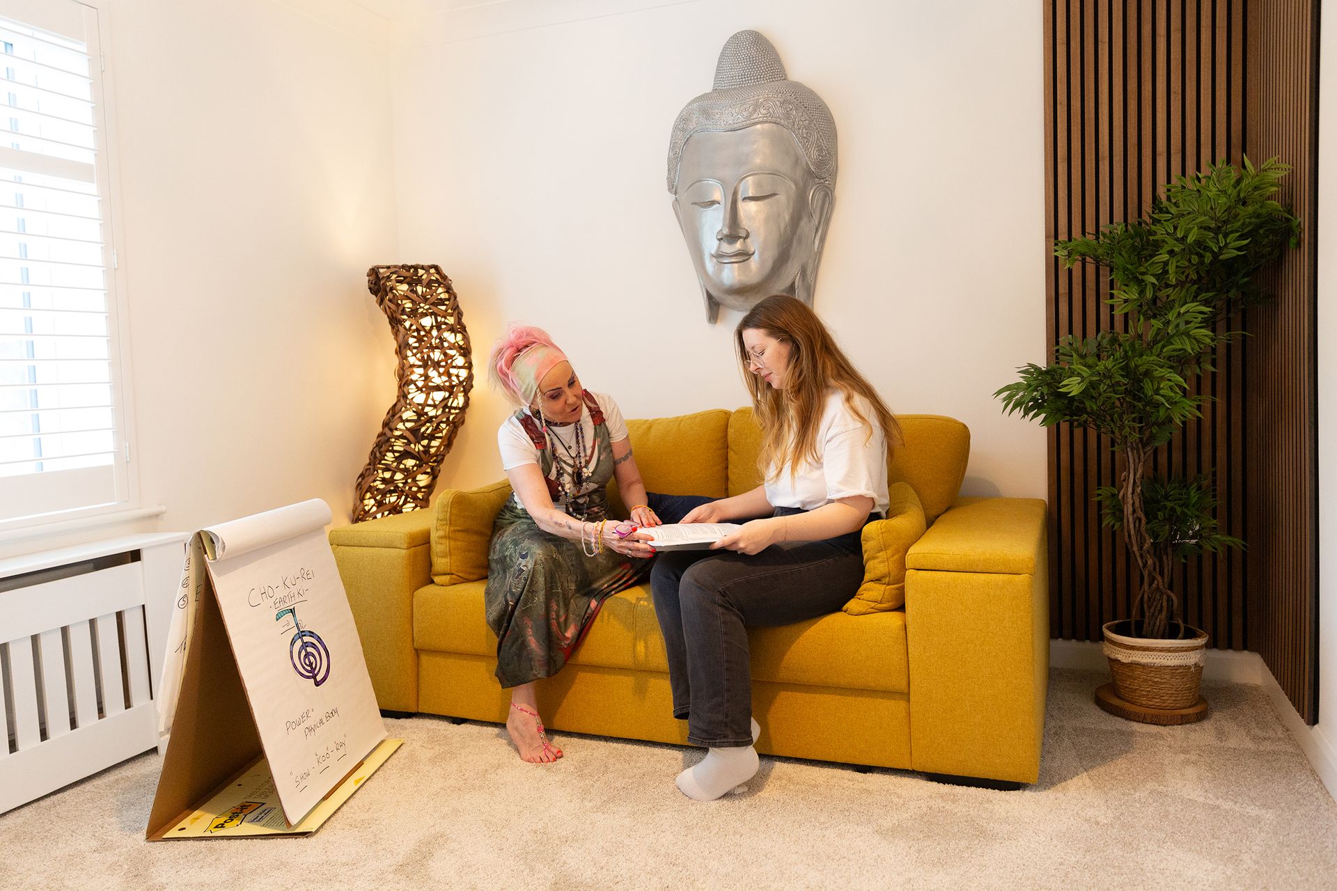 Yvonne Barrie of Peaceful Haven Holistic Therapies providing reiki training