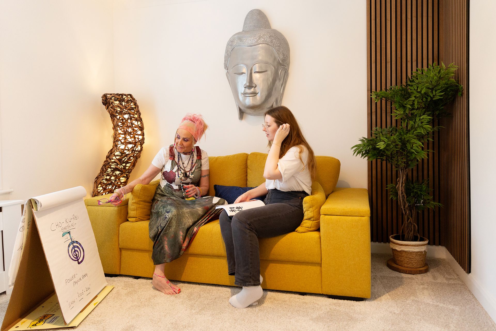 Yvonne Barrie of Peaceful Haven Holistic Therapies providing reiki training